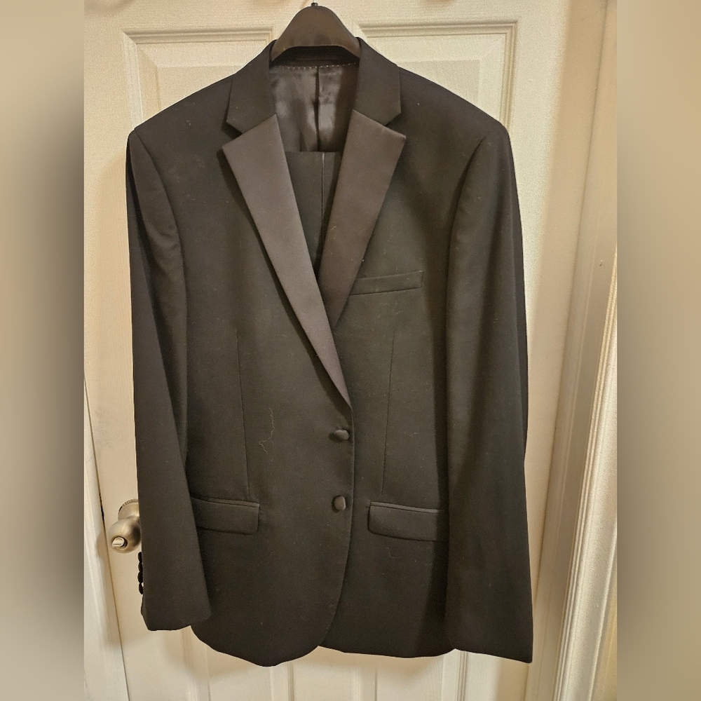 Men's Dark Blue Suit
